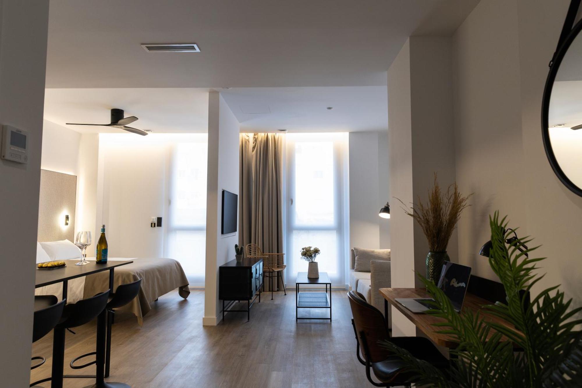 Demetrio By Alma Suites Valencia Exterior photo